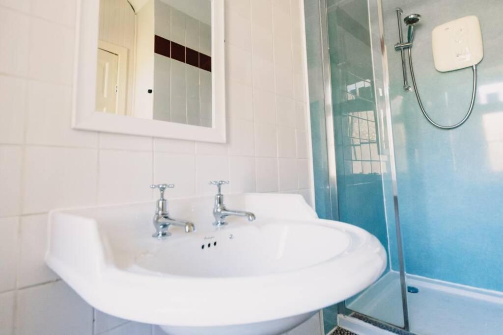 Atholl Apartment - A Unique Apartment In Countryside Park With Wifi And Access To Pool And Bar Perth Ngoại thất bức ảnh