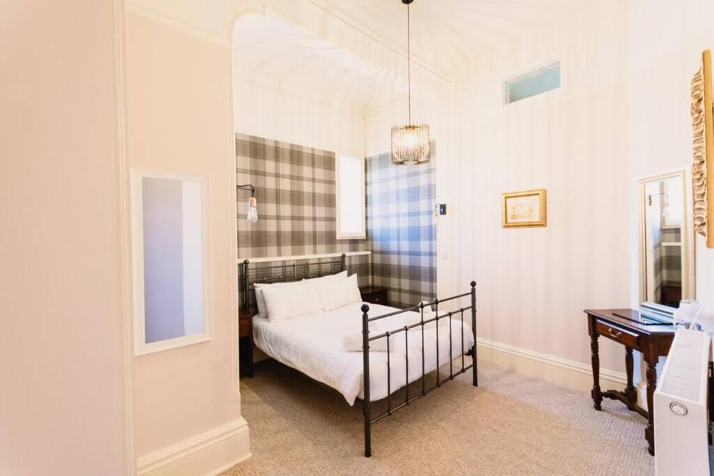 Atholl Apartment - A Unique Apartment In Countryside Park With Wifi And Access To Pool And Bar Perth Ngoại thất bức ảnh